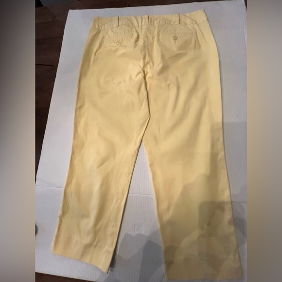 TALBOTS SIGNATURE PETITE YELLOW SIZE 10 
COTTON CAPRI’S - Picture 3 of 9